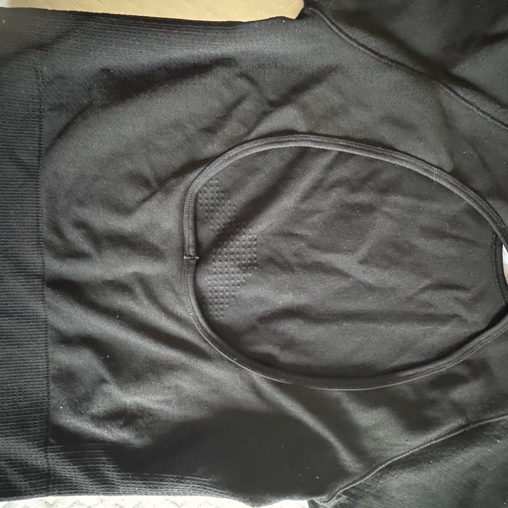 PINK Victoria's Secret Black Activewear Seamless Tee - Picture 4 of 6